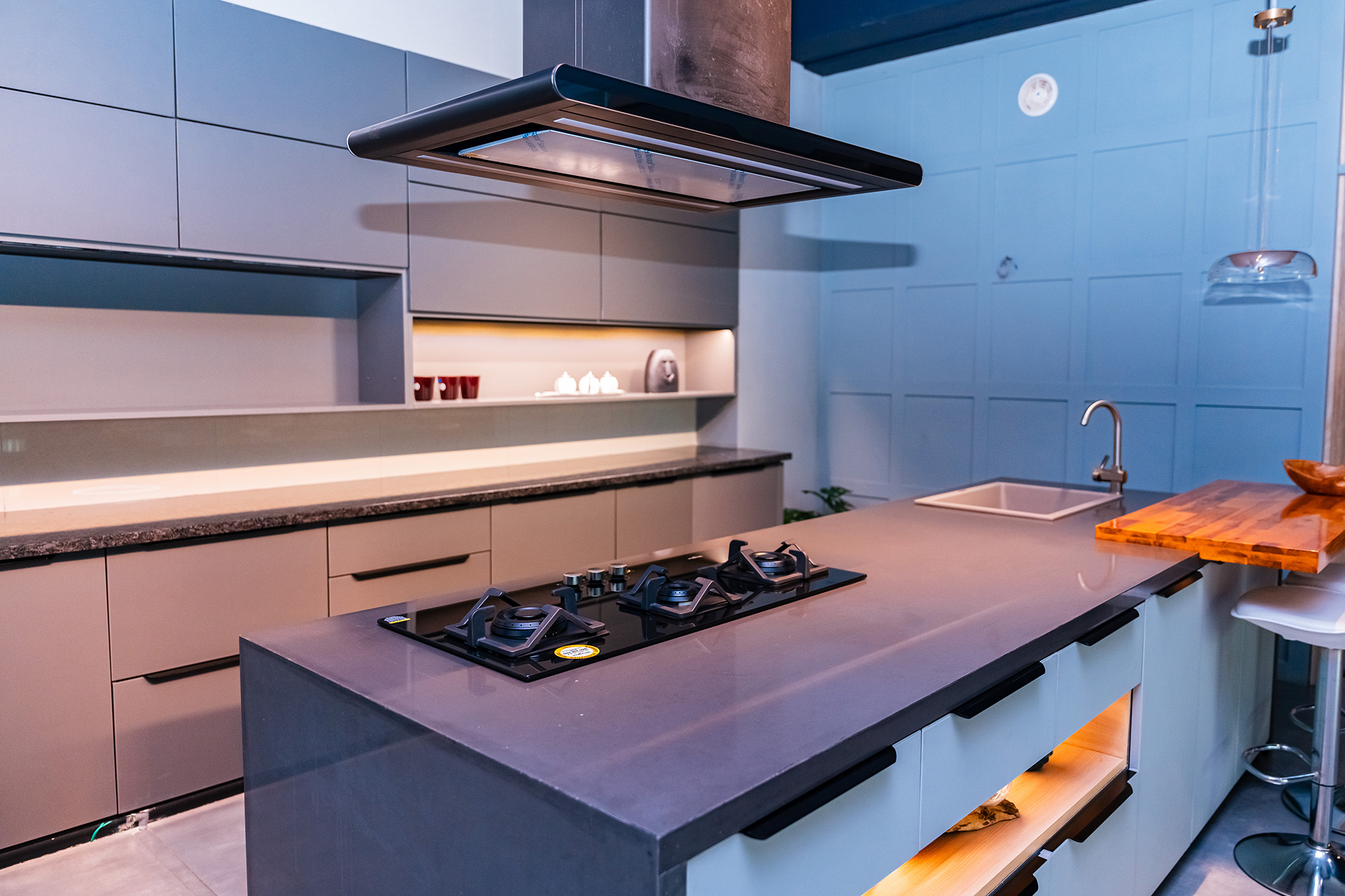 Contemporary living room design with a blend of style and comfort.